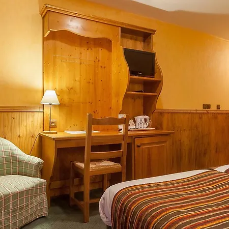 ホテル オテル レ バルコンス ヴィラージュ ラ・プラーニュ